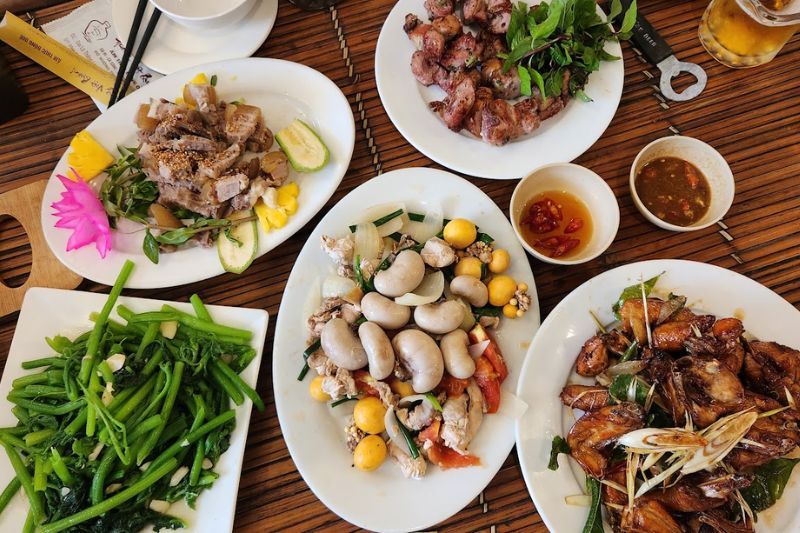 Hương Việt Quán - quán ăn ngon ở Thạch Thất nổi tiếng 