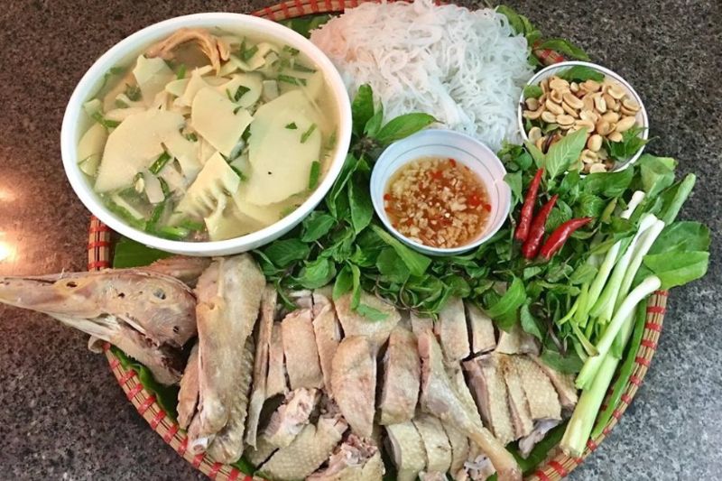 Minh Nhật - quán ăn ngon ở Ứng Hòa với không gian rộng rãi