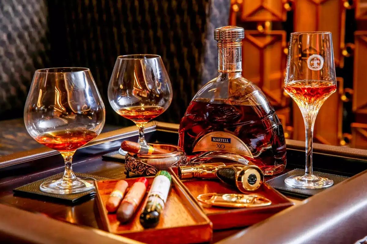 Vì sao nên dùng Cognac để pha chế cocktail?